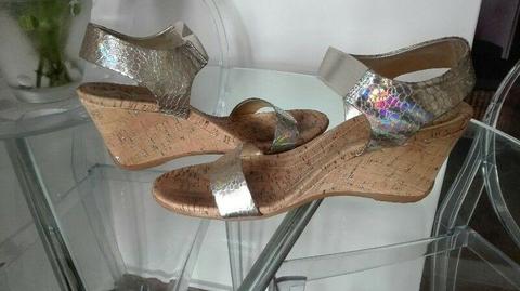 Stunning size 9 ladies shoes, some imported, as new - 7 pairs for R750!