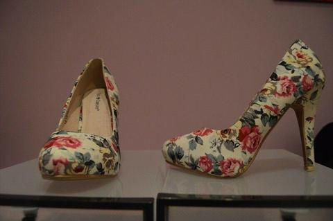 Size 4 Floral High Heeled Shoe