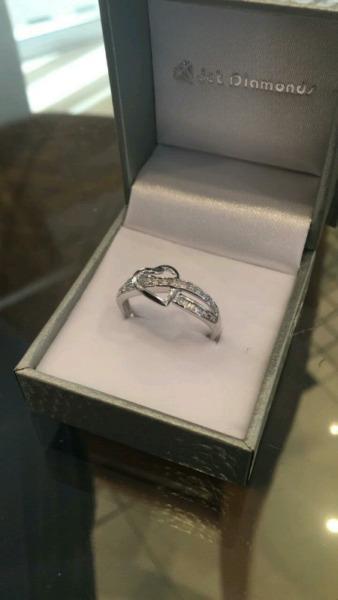 10KT diamond ring