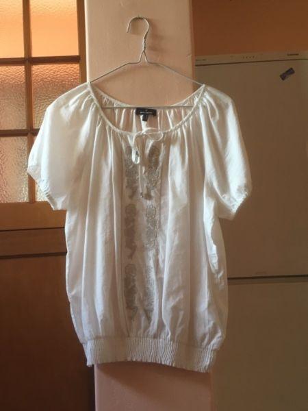 Pretty White Embroidered Daniel Hechter Shirt S12 - New
