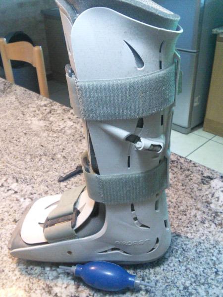 Moon Boot & Crutches
