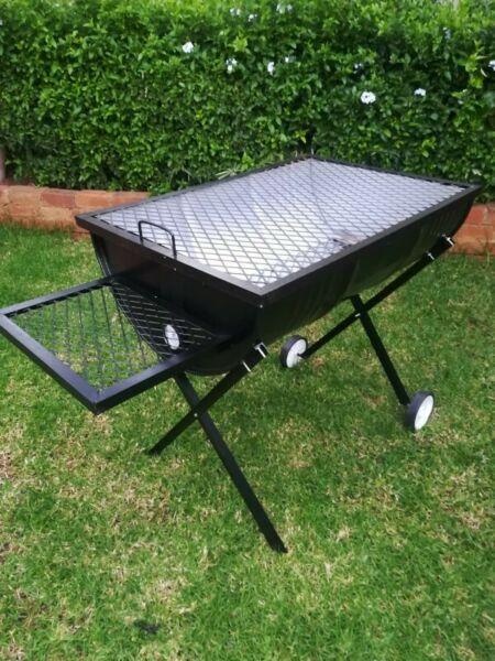 Drum braai stands large brand new and includes wheels and a handle. R900