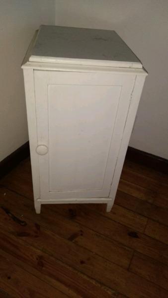 Cabinet - R250