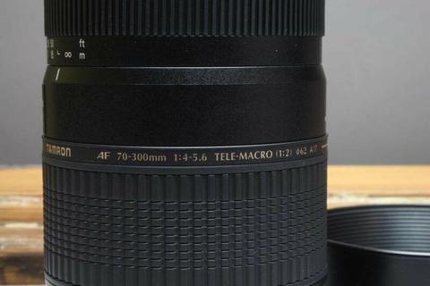 Tamron 70-300mm tele-macro lens - Nikon mount