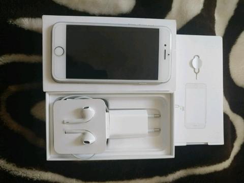 Excellent Iphone 7 32GB Silver with box and accessories