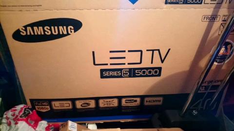 ** 40inch SAMSUNG LED TV FULL HD ** LIKE NEW!!!