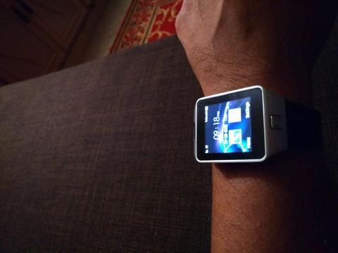 Smart Watch in box like new Neg