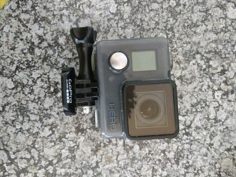 GoPro Hero still in a good Condition works 100% Comes with an Underwater Cover
