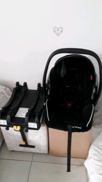 RECARO CAR SEAT AND BASE