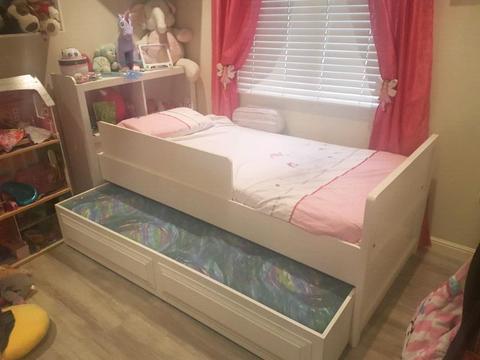 Kids bed set