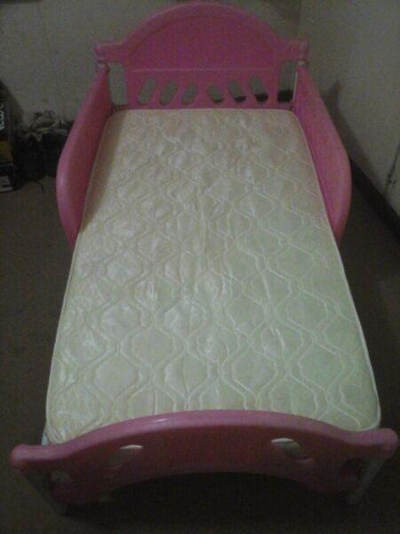 Toddlers bed