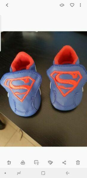Puma superman baby shoe and shirt. 3 to 6 months age.R300