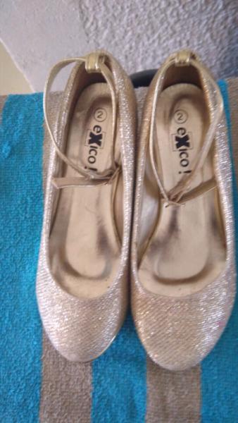 GOLD WEDGE SIZE 2 (ADULT SIZE)