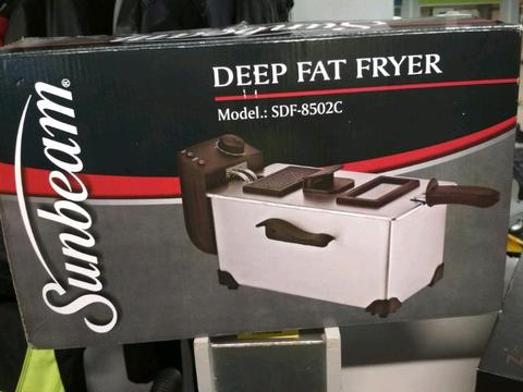 Deep Fat Fryer Brand New In the Box Never Been Used