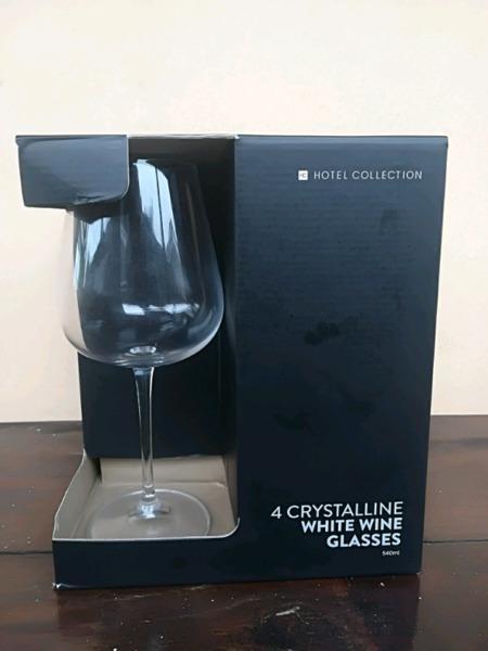 4x Large Crystal Wine Glasses
