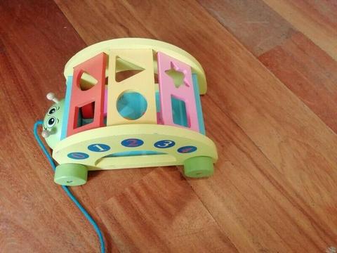 Polly Potters tortoise sorter pull toy