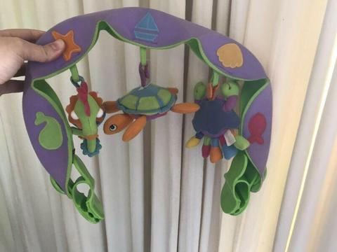 Pram clip on hanging animals