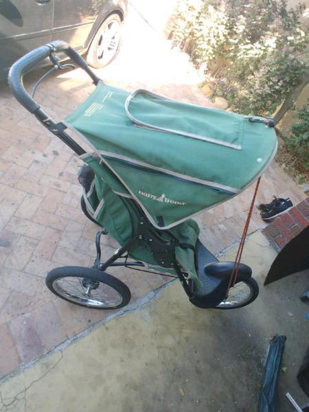 Baby Trend Stroller(3 bicycle wheels)