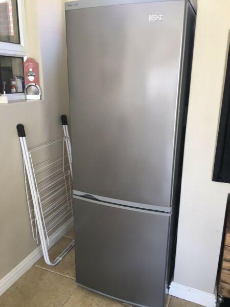 KIC 346L Combi fridge freezer