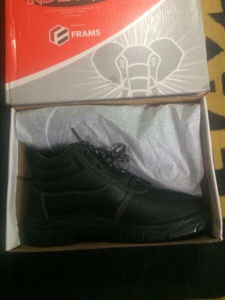 Safety boots size 8 for sale  