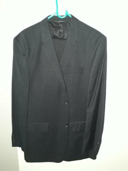 Brand new Perry Ellis Suit size 42- Pants 34/30 R 1,100 