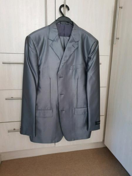 GEORGIO ARMANI Two piece Suit FOR SALE 
