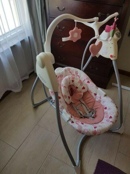 Electric baby swing 