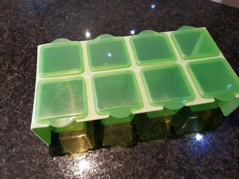 Toddler freezer containers for small food portions 