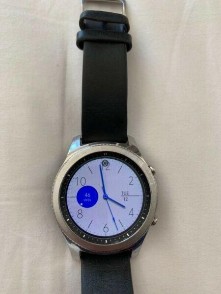 Samsung gear S3 classic watch 
