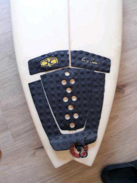 Surfboard for sale Size 6'3 