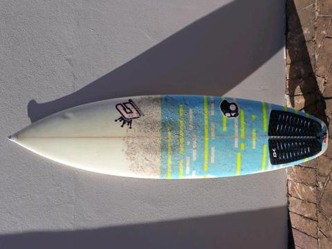 Surfboard for sale 5,8 