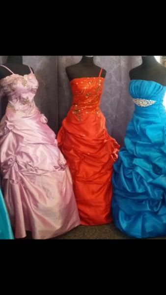 Classic gown hire @ R600 0724587319 