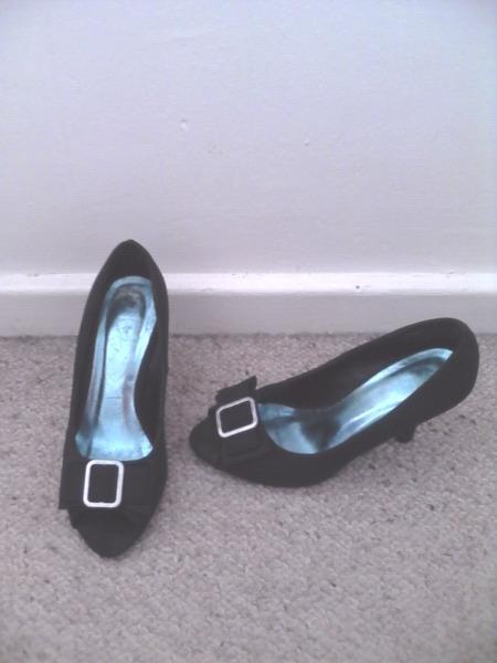 Material Peep toe Heels Size 3  