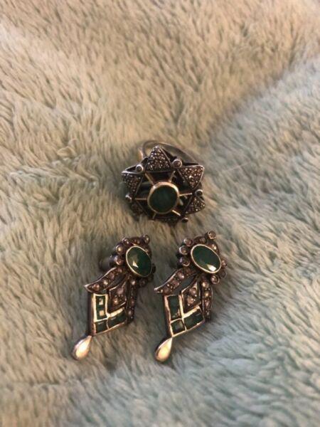 Beautiful Art Deco Emerald and Diamond ring and matching earrings 