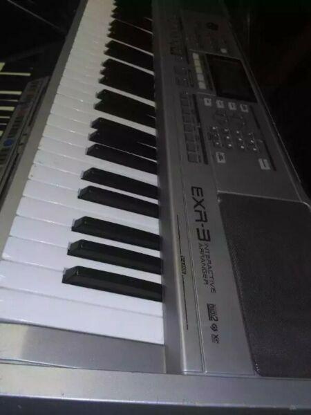 Roland EXR-3 arranger keyboard 