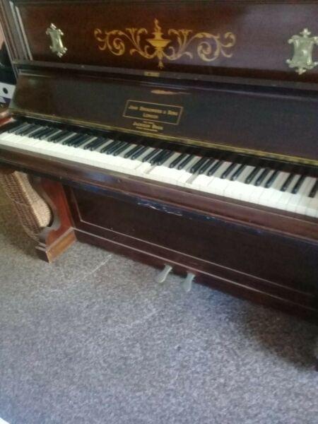 Piano for sale 