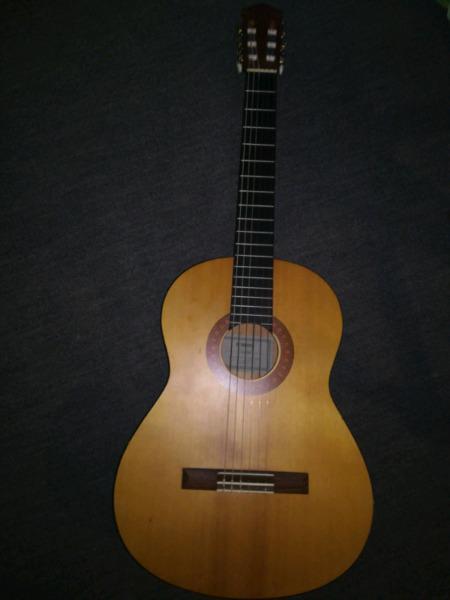 Yamaha C40M with new strings, strap and guitar bad 