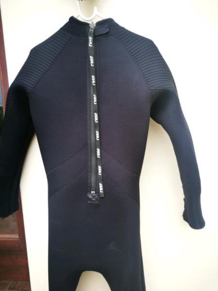 Reef full dive wetsuit 5mm 