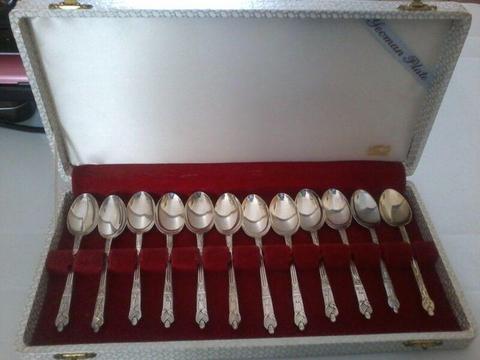 Boxed Silver plated teaspoons  