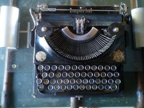 Antique Imperial Typewriter 1950's 