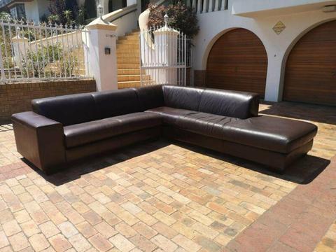 Coricraft Leather Couch Corner Slouch 2.9 by 2.8 Daybed PrIce Neg Call Bobby 0764669788 