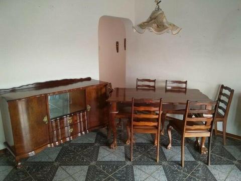 Dining Room Set - Solid Wood - Excellent Condition 