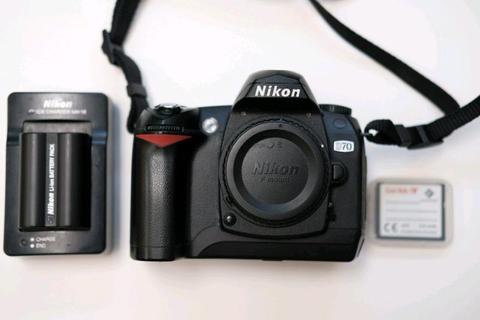 Nikon D70 pro DSLR body 