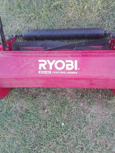Ryobi push reel mower 
