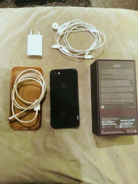 Selling my iPhone 8 256gig Space Grey still in mint condition 