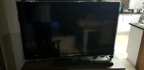 46'' Samsung LCD television 