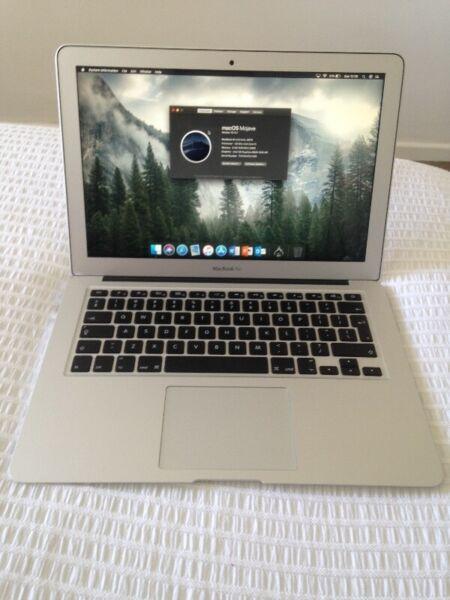MacBook Air 2017 (13 inch) in perfect condition 