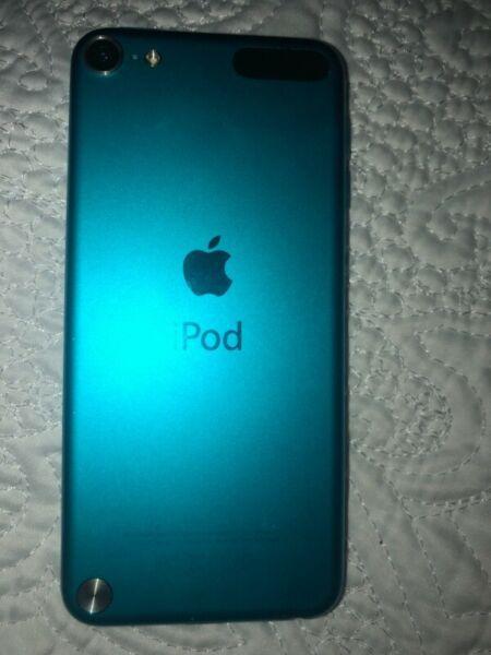 Blue 32GB Apple iPod touch 5th Generation 