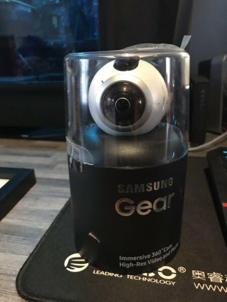 Samsung gear 360 camera  