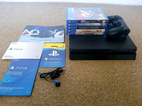 PS4 SLIM ... ONLY 2 MONTHS OLD ! 